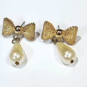 Gold Plated Mesh Bow Pierced Earrings with Faux Pearl Teardrop